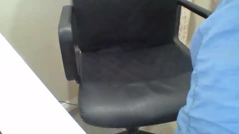 Snapshot of curious_aussie11 chatting on December 17, 6:35 am Carl online show from December 17, 6:35 am