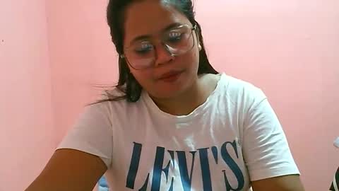 Snapshot of curious_girl247 chatting on March 5, 11:50 am curious_girl247 online show from March 5, 11:50 am