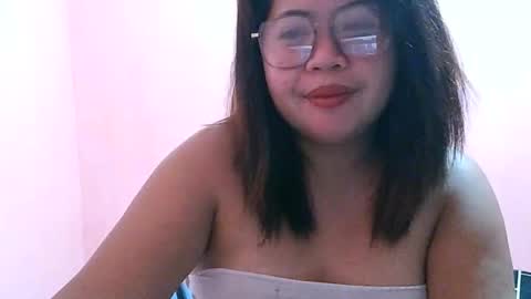 Snapshot of curious_girl247 chatting on March 6, 7:21 pm curious_girl247 online show from March 6, 7:21 pm