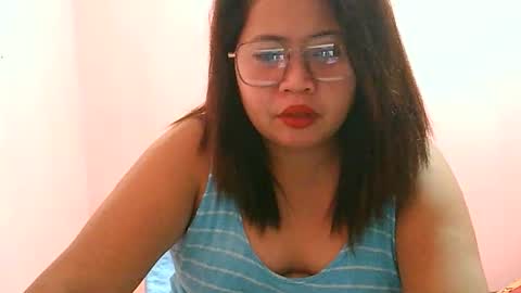 Snapshot of curious_girl247 chatting on March 13, 12:01 pm curious_girl247 online show from March 13, 12:01 pm