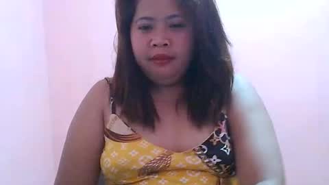 Snapshot of curious_girl247 chatting on April 9, 6:35 pm curious_girl247 online show from April 9, 6:35 pm