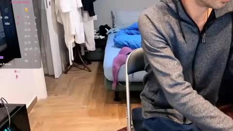 Snapshot of curiousgenie chatting on February 17, 9:28 am curiousgenie online show from February 17, 9:28 am