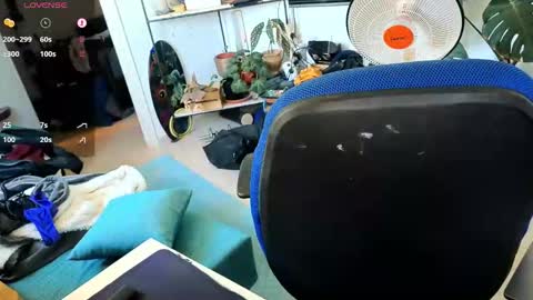 Snapshot of curiousgenie chatting on March 2, 7:15 am curiousgenie online show from March 2, 7:15 am