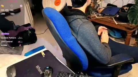 Snapshot of curiousgenie chatting on March 25, 9:32 pm curiousgenie online show from March 25, 9:32 pm