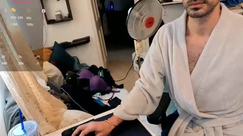 Snapshot of curiousgenie chatting on March 26, 9:37 am curiousgenie online show from March 26, 9:37 am