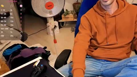 Snapshot of curiousgenie chatting on March 28, 12:32 am curiousgenie online show from March 28, 12:32 am