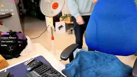 Snapshot of curiousgenie chatting on March 29, 9:20 am curiousgenie online show from March 29, 9:20 am