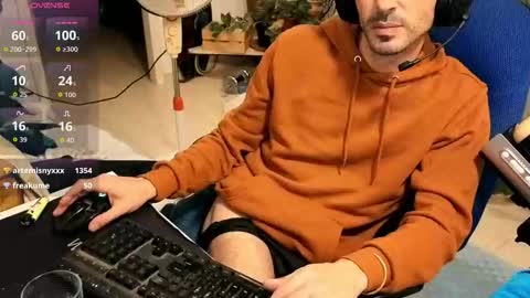 Snapshot of curiousgenie chatting on March 30, 9:38 pm curiousgenie online show from March 30, 9:38 pm