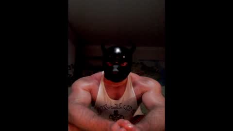 Snapshot of curiousmuscleboy chatting on December 20, 12:08 am CuriousMuscleBoy online show from December 20, 12:08 am