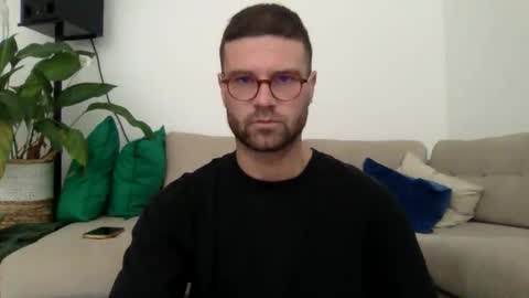 Snapshot of curiousnesssssss chatting on October 28, 1:47 pm curiousnesssssss online show from October 28, 1:47 pm