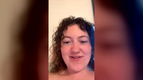 curliegirlee online show from June 15, 11:51 pm