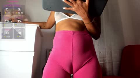 Snapshot of curly_sweett chatting on February 22, 2:30 pm Curly - OF- CURLY SWEETT online show from February 22, 2:30 pm