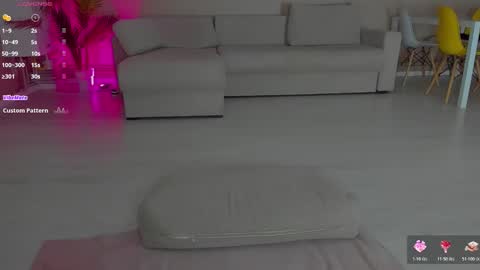 Antonia online show from October 18, 9:59 pm