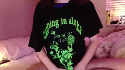 Snapshot of curlydelicious chatting on February 8, 7:45 am curly fries online show from February 8, 7:45 am