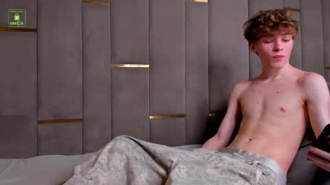 Snapshot of curlytwinkboy chatting on November 14, 8:51 pm KEVIN online show from November 14, 8:51 pm