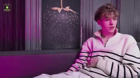 Snapshot of curlytwinkboy chatting on March 16, 8:24 pm KEVIN online show from March 16, 8:24 pm