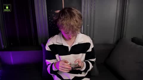 Snapshot of curlytwinkboy chatting on April 14, 8:15 pm KEVIN online show from April 14, 8:15 pm