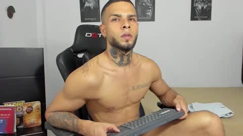 curtis_blake online show from February 9, 8:24 pm