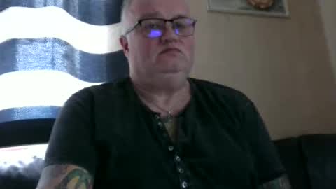 Snapshot of curtus14 chatting on December 23, 9:29 am curtus14 online show from December 23, 9:29 am