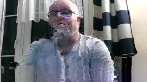 Snapshot of curtus14 chatting on April 2, 8:06 pm curtus14 online show from April 2, 8:06 pm