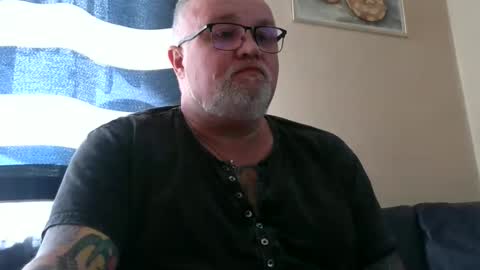 Snapshot of curtus14 chatting on April 18, 9:46 am curtus14 online show from April 18, 9:46 am
