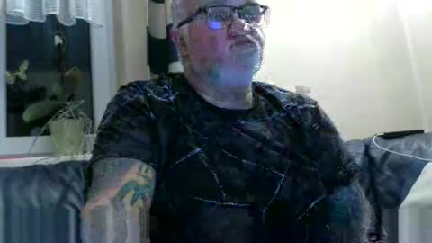 Snapshot of curtus14 chatting on May 6, 8:36 pm curtus14 online show from May 6, 8:36 pm