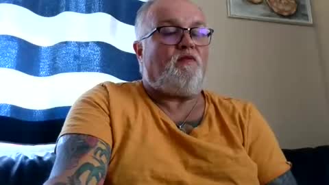Snapshot of curtus14 chatting on July 25, 1:41 pm curtus14 online show from July 25, 1:41 pm