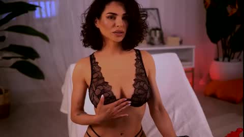 curvedlizzie online show from May 19, 10:27 pm