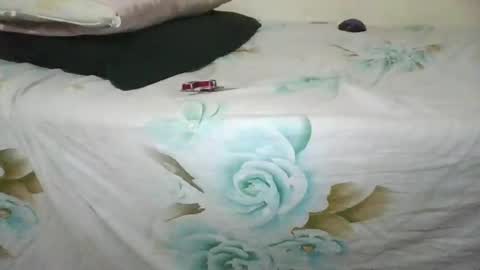 curvey_brown_girl online show from May 23, 8:35 pm