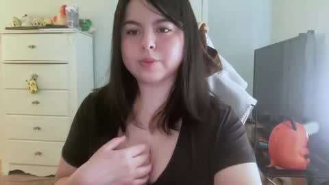 Emmie online show from February 14, 8:49 pm