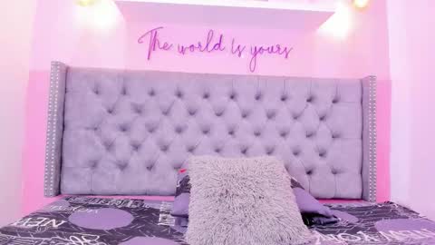 curvy_bigass18 online show from February 4, 10:36 pm