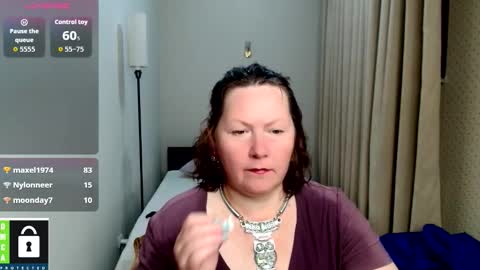 Snapshot of curvy_girlz chatting on September 13, 6:40 pm curvy_girlz online show from September 13, 6:40 pm