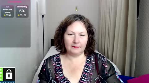 Snapshot of curvy_girlz chatting on September 27, 4:34 pm curvy_girlz online show from September 27, 4:34 pm