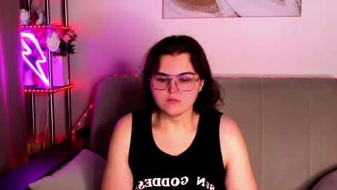 Snapshot of curvy_janie chatting on October 28, 2:37 am Jane online show from October 28, 2:37 am