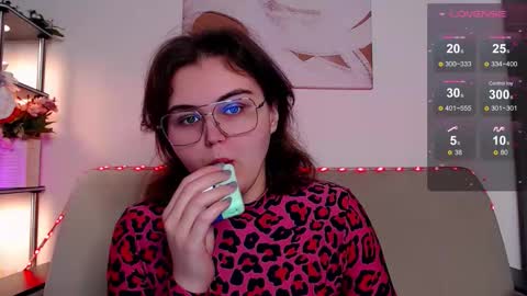 Snapshot of curvy_janie chatting on February 1, 4:11 am Jane online show from February 1, 4:11 am