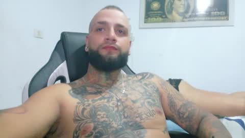 Snapshot of curvybigass_ chatting on March 15, 5:02 am Sofia online show from March 15, 5:02 am