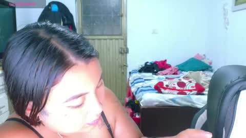 Snapshot of curvybigass_ chatting on April 20, 2:47 am Sofia online show from April 20, 2:47 am