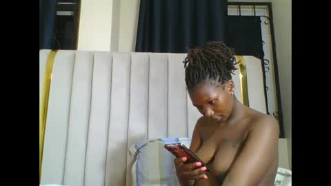 Snapshot of curvybootyj chatting on February 8, 1:43 am CuteJJudy online show from February 8, 1:43 am