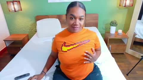 Danna online show from October 10, 8:30 pm