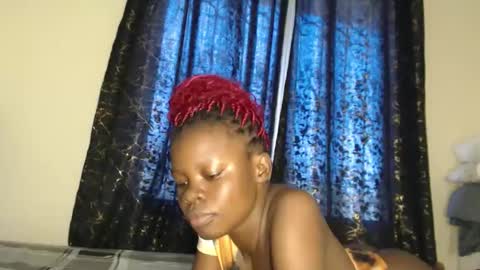 curvyjoan online show from January 15, 9:36 am