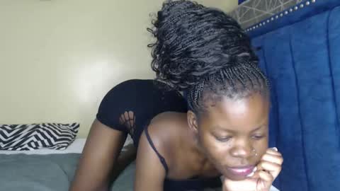 Snapshot of curvyjoan chatting on April 16, 9:10 am curvyjoan online show from April 16, 9:10 am