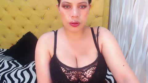 Julieth online show from September 18, 4:36 am