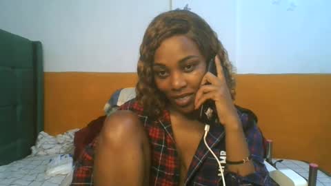 curvylyin online show from August 2, 9:30 am