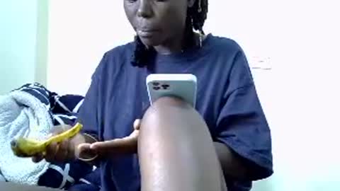 curvynubian online show from June 18, 10:30 am