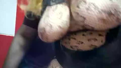 Snapshot of curvypamela674 chatting on October 29, 10:11 pm curvypamela674 online show from October 29, 10:11 pm