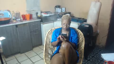 curvypear76x online show from December 7, 6:59 pm