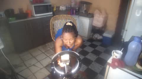 curvypear76x online show from October 24, 5:48 am