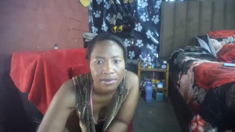 curvypear76x online show from December 2, 8:08 am