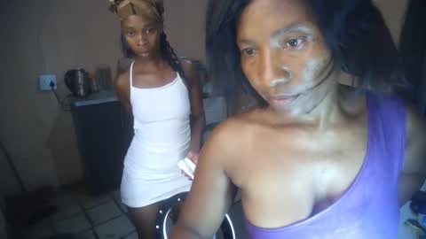 curvypear76x online show from February 10, 11:03 am