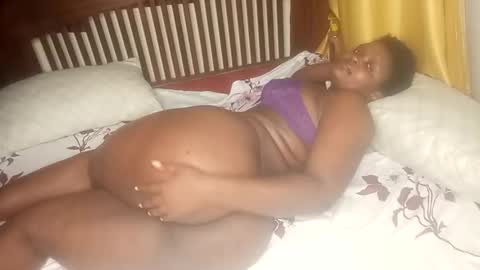 Snapshot of curvysafari chatting on March 23, 11:53 pm curvysafari online show from March 23, 11:53 pm